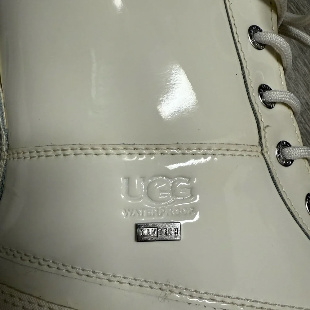 UGG Women's Adirondack III Patent Boot in White Color (Size 10) - Picture 3 of 5